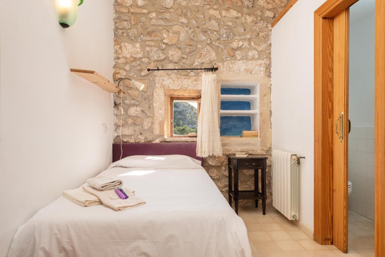 Single Room,1589338406:JPEG